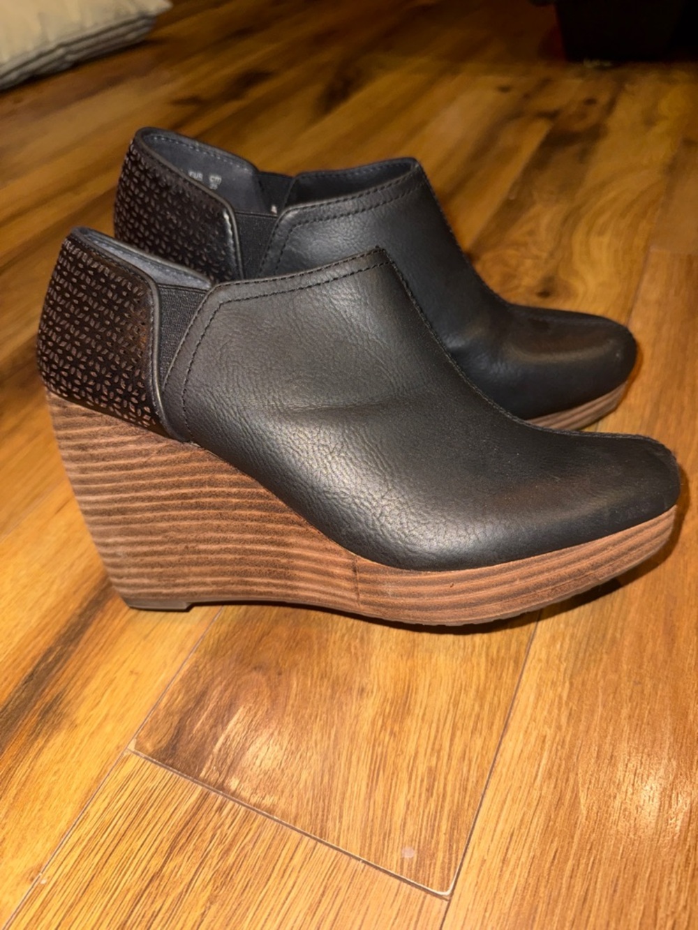Dr Scholl’s Women's Black Wedge Ankle Booties with Wood-Textured Platform